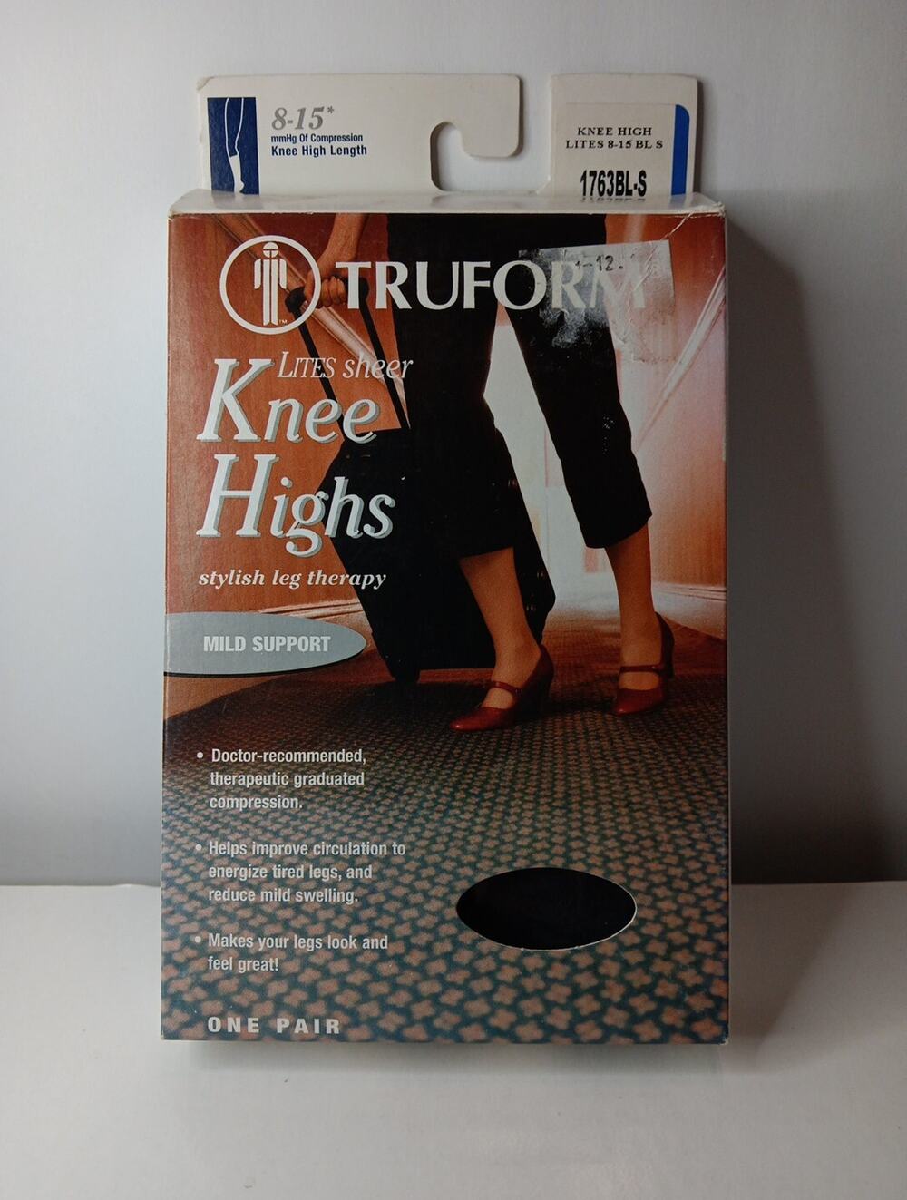 TruForm 8-15 mmHg Women's LITES Knee High Compression Stockings, Small, Black